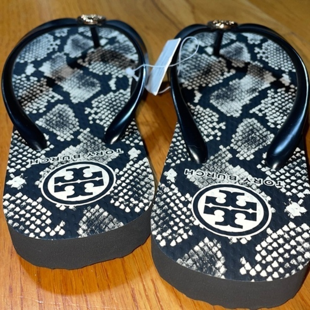 Tory Burch Classic Snake Reptile Preppy Perfect Black Thong Flip Flop Sandals - Picture 10 of 15